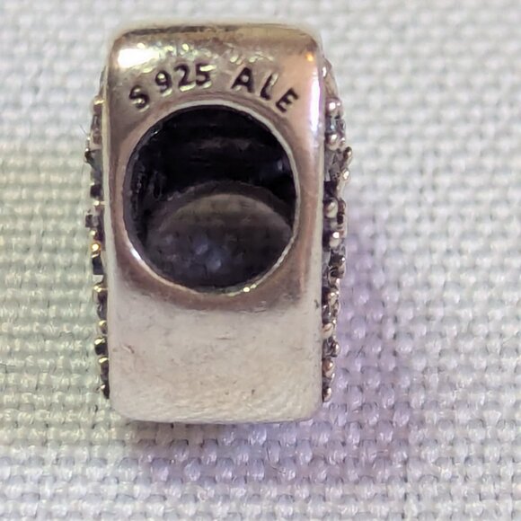 Pandora Heart of Winter Snowflake Charm - Picture 9 of 10